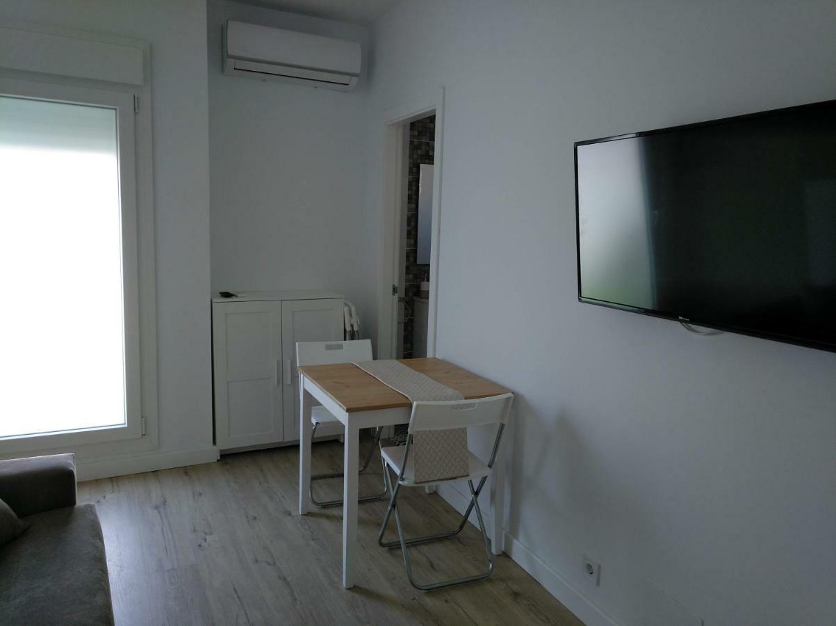 Apartamentos Angelita Plaza Beach Málaga Dış mekan fotoğraf