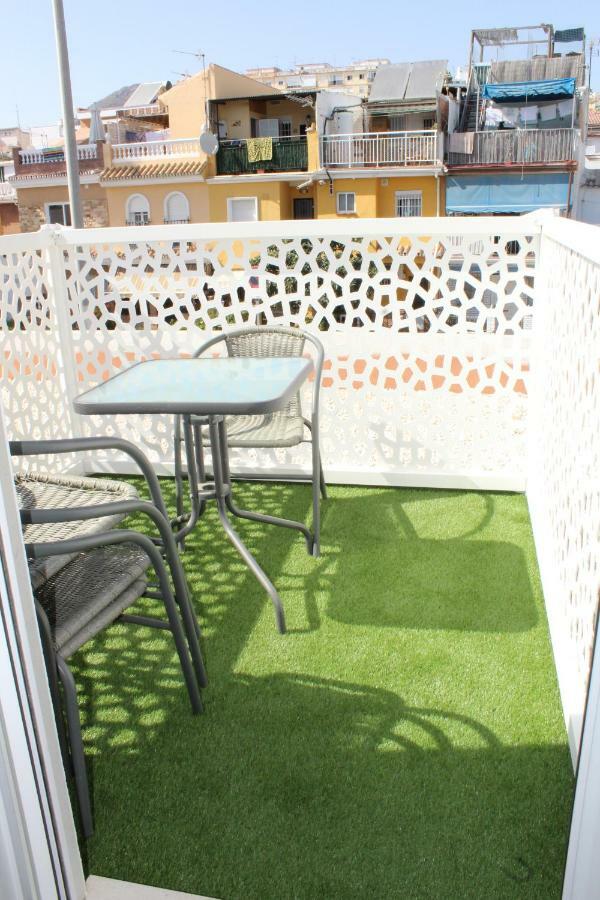 Apartamentos Angelita Plaza Beach Málaga Dış mekan fotoğraf